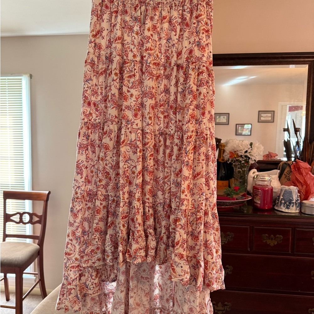 Elegant Floral High-Low Skirt in Red and White